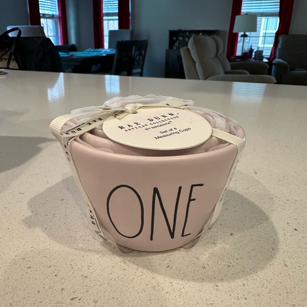 New Rae Dunn light lilac measuring cups